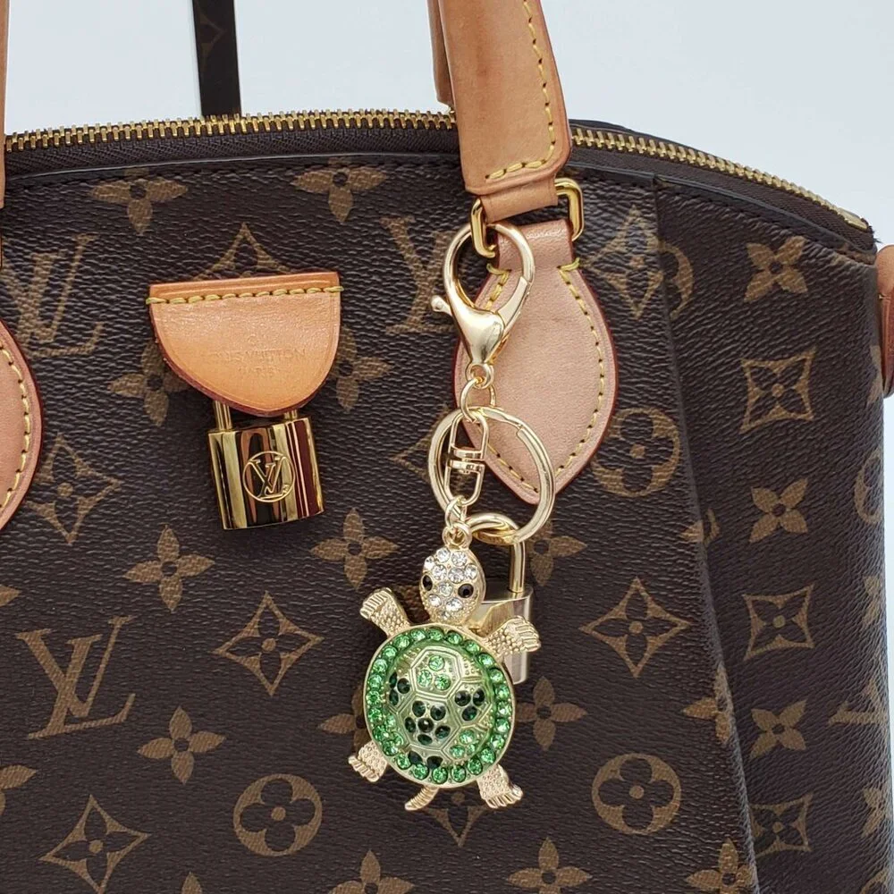 LV Authentic Gold Padlock 🔒 Key Set w/ Unbranded Turtle Keychain Charm
